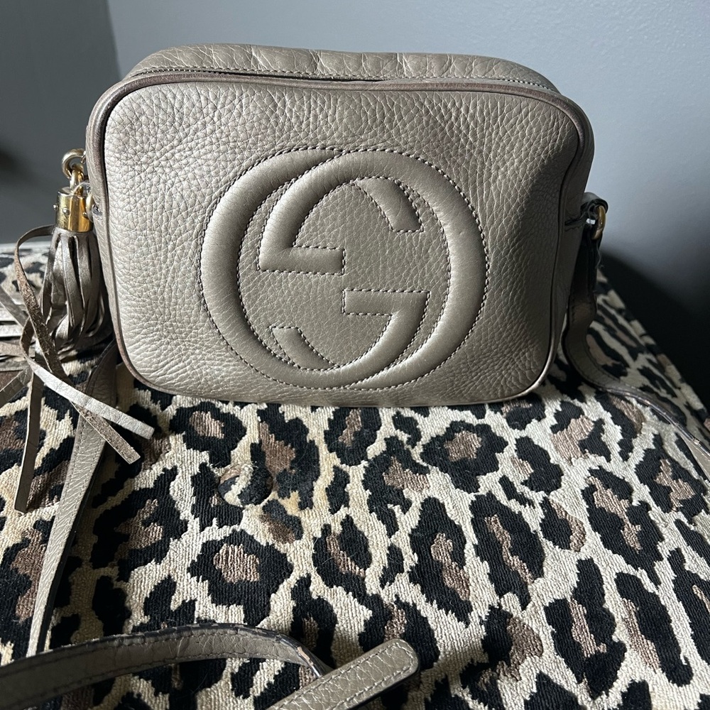 Gucci Tan Leather Crossbody Bag with Iconic GG Logo